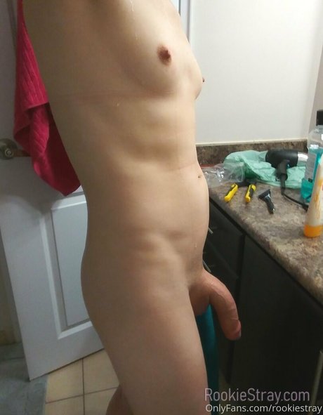 Foto desnuda filtrada de OnlyFans de Rookiestray