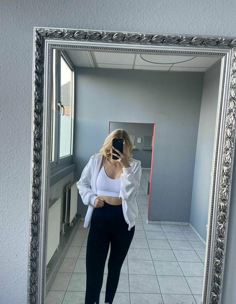 Lustful_leonie