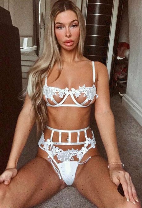 Foto desnuda filtrada de OnlyFans de Erszebetbathory666vip