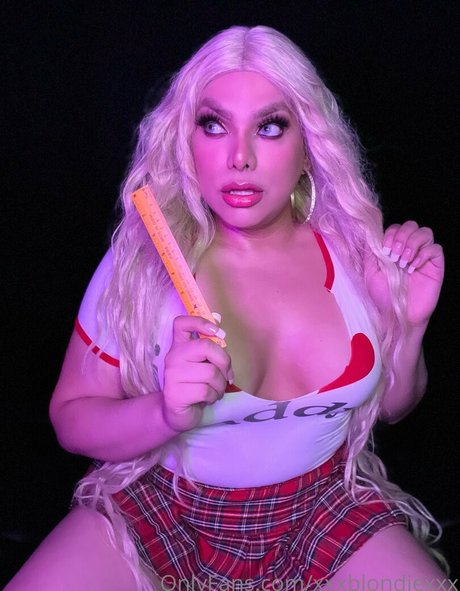 Xxxblondiexxx