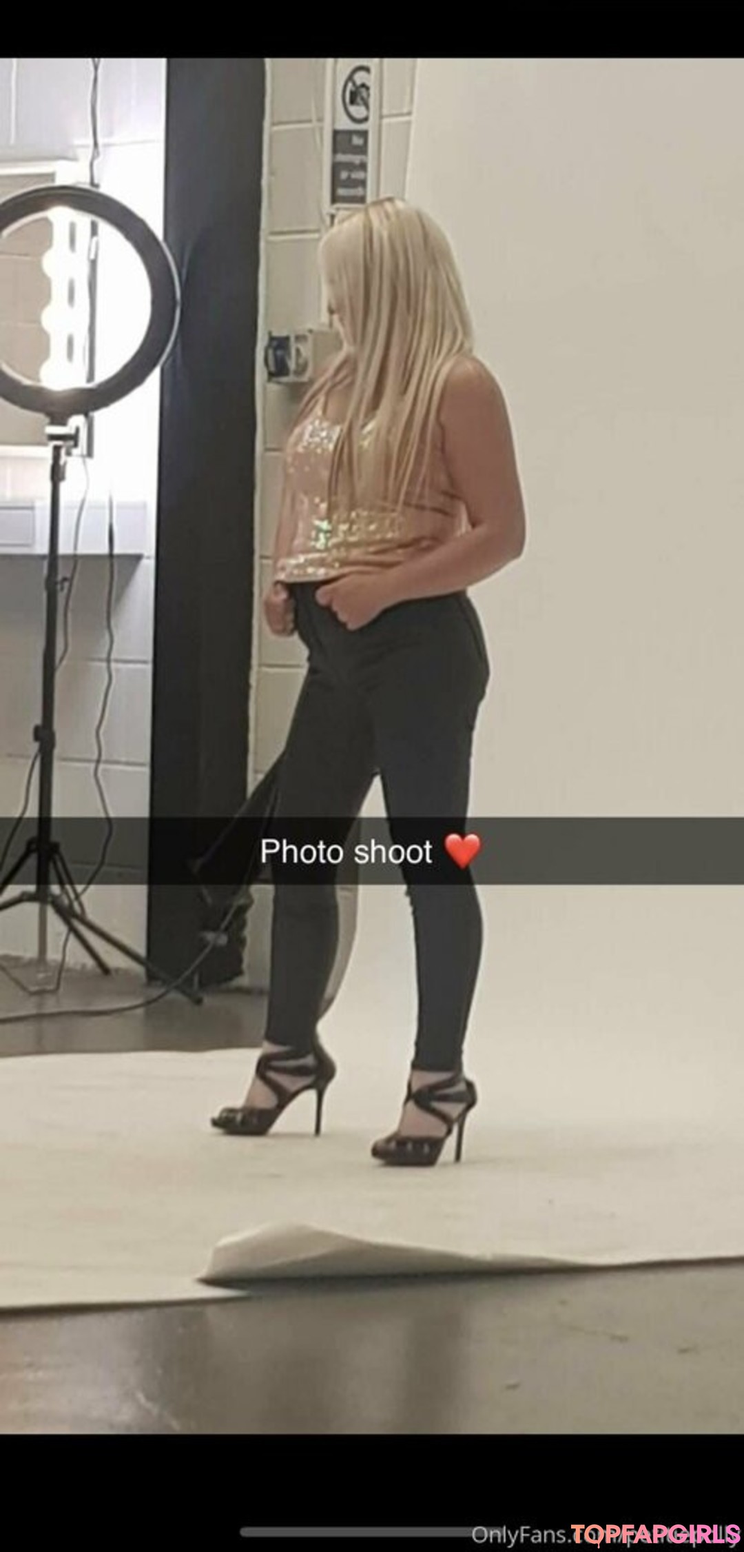 Foto desnuda filtrada de OnlyFans de Petitiepolly #7 Foto desnuda filtrada de OnlyFans de Petitiepolly #7