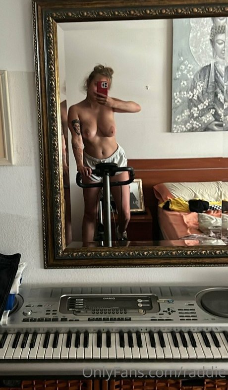 Foto desnuda filtrada de OnlyFans de Raddie Llod