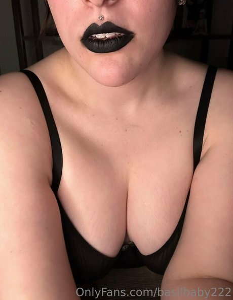 Foto desnuda filtrada de OnlyFans de Basilbaby222