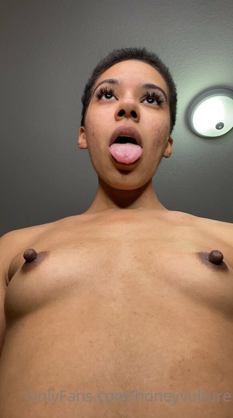 Foto desnuda filtrada de OnlyFans de Honeyvulture