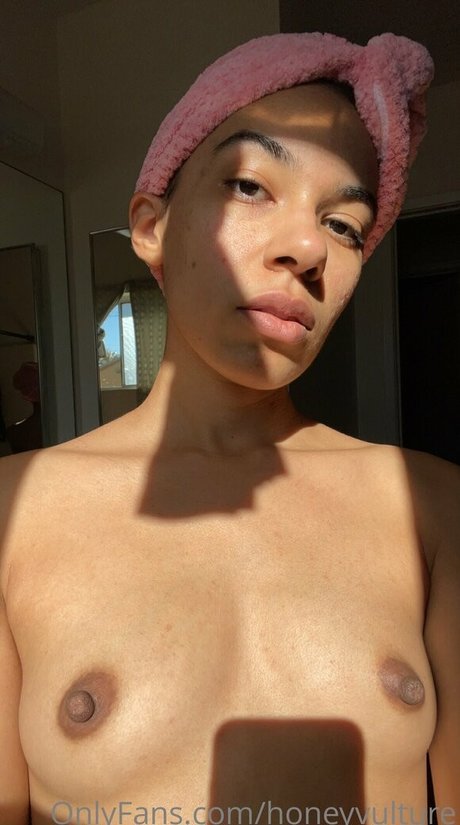 Foto desnuda filtrada de OnlyFans de Honeyvulture