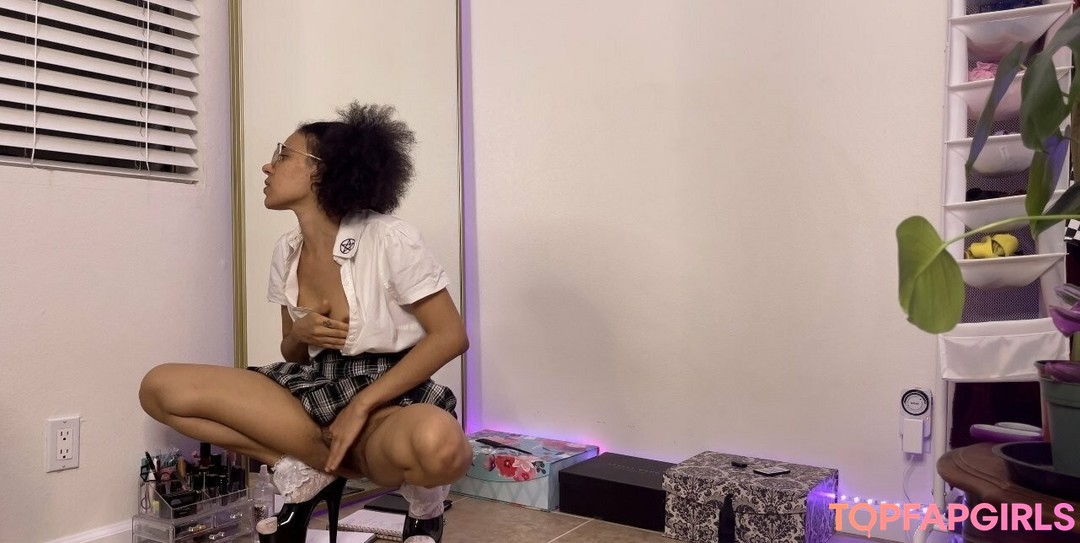 Foto desnuda filtrada de OnlyFans de Honeyvulture #74 Foto desnuda filtrada de OnlyFans de Honeyvulture #74