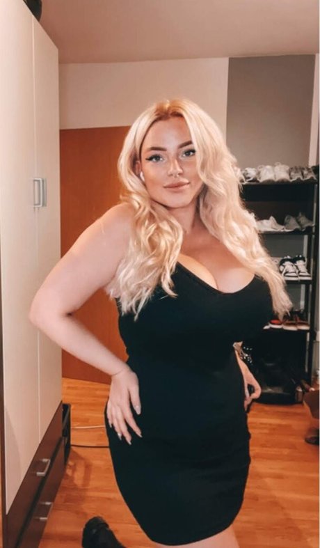 Foto desnuda filtrada de OnlyFans de Sarah Neuhaus