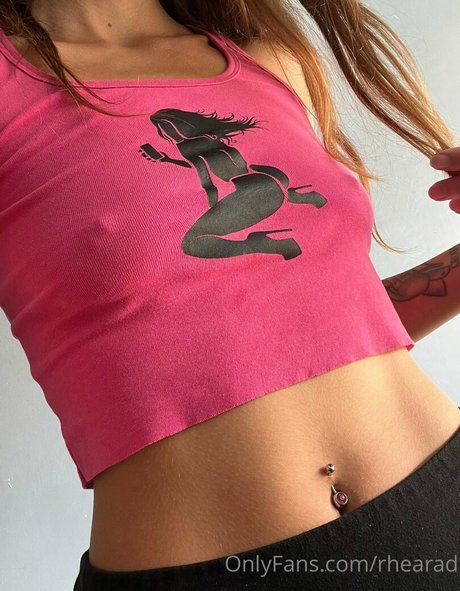 Foto desnuda filtrada de OnlyFans de Rhearad