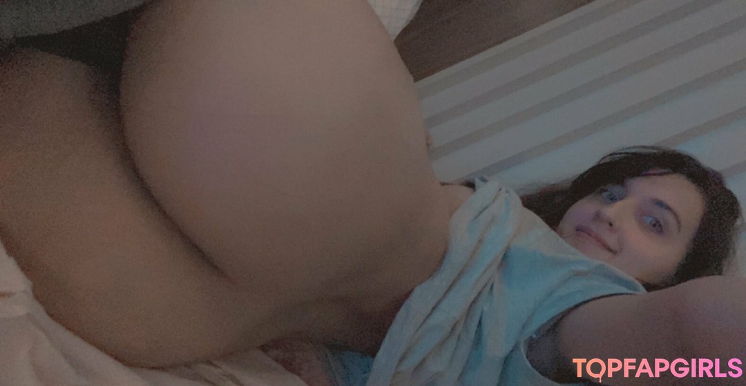 Foto desnuda filtrada de OnlyFans de Mollybl0om #54 Foto desnuda filtrada de OnlyFans de Mollybl0om #54