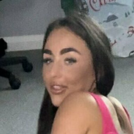 Foto desnuda filtrada de OnlyFans de Petiteandfilth