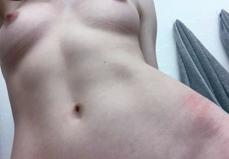 Foto desnuda filtrada de OnlyFans de Mewnii