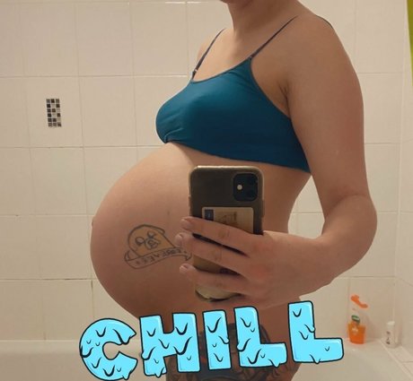 Foto desnuda filtrada de OnlyFans de Pregnant2020