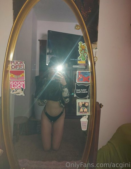 Foto desnuda filtrada de OnlyFans de Acgini