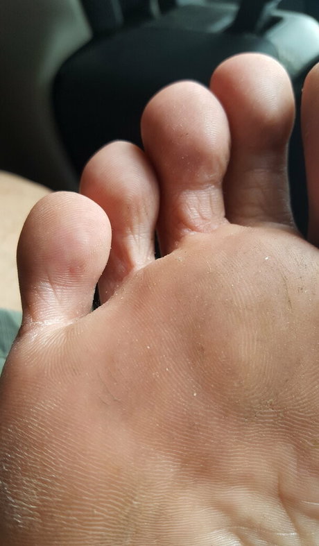 Foto desnuda filtrada de OnlyFans de Barefeeticus