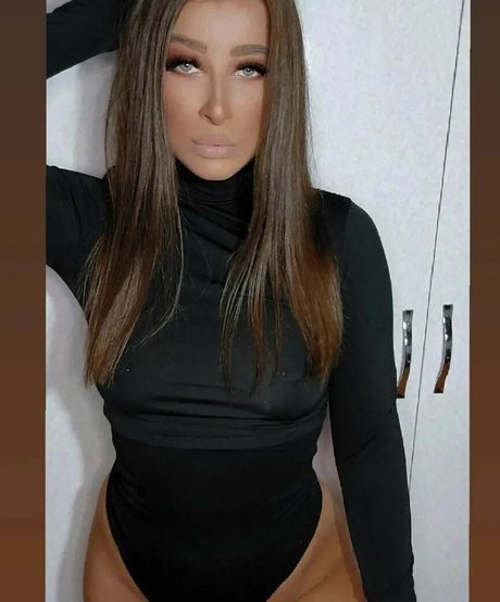 Foto desnuda filtrada de OnlyFans de Roxanasilvanasandu