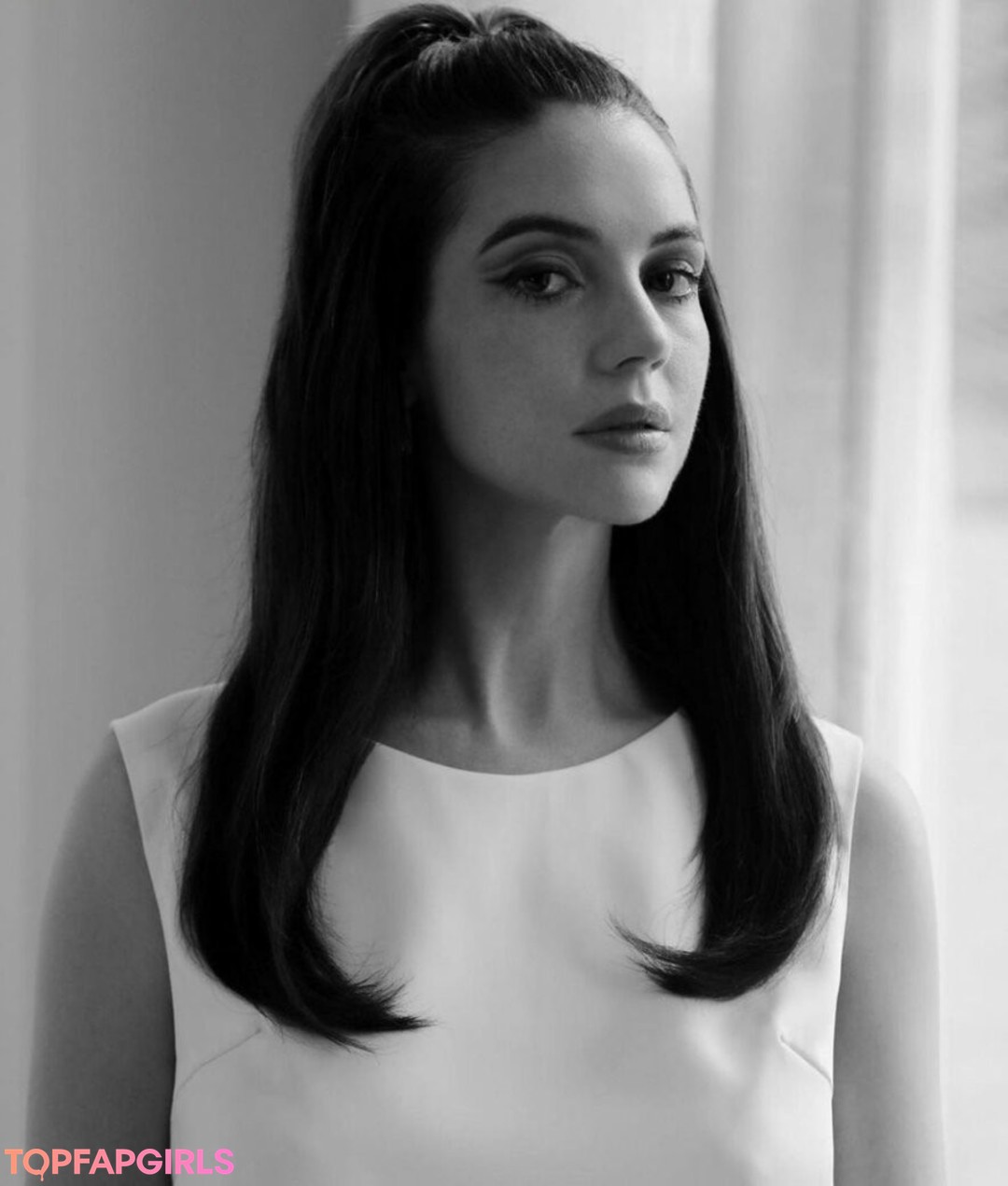Foto desnuda filtrada de OnlyFans de Adelaide Kane #53 Foto desnuda filtrada de OnlyFans de Adelaide Kane #53