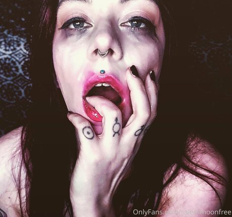Foto desnuda filtrada de OnlyFans de Salemmoonfree