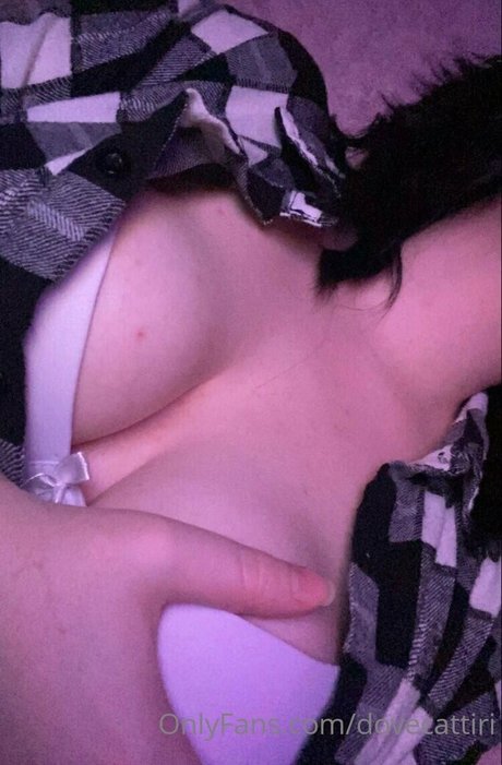 Foto desnuda filtrada de OnlyFans de Dovecattiri