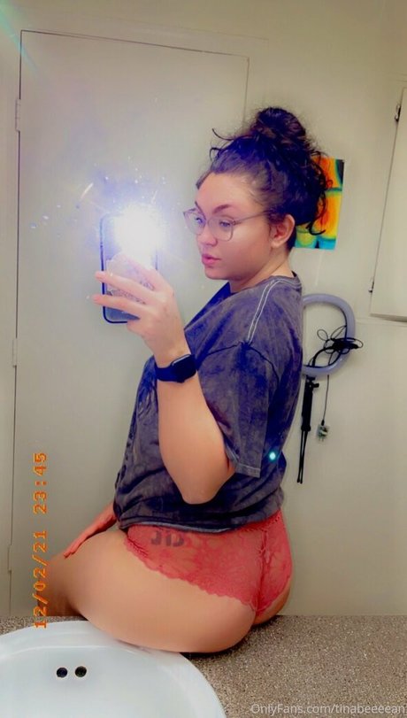 Foto desnuda filtrada de OnlyFans de Tinabeeeean