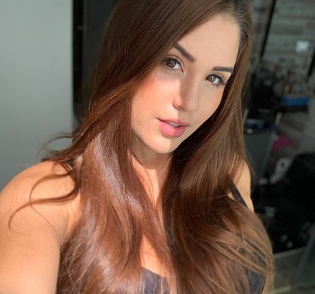 Foto desnuda filtrada de OnlyFans de Daniela Velez