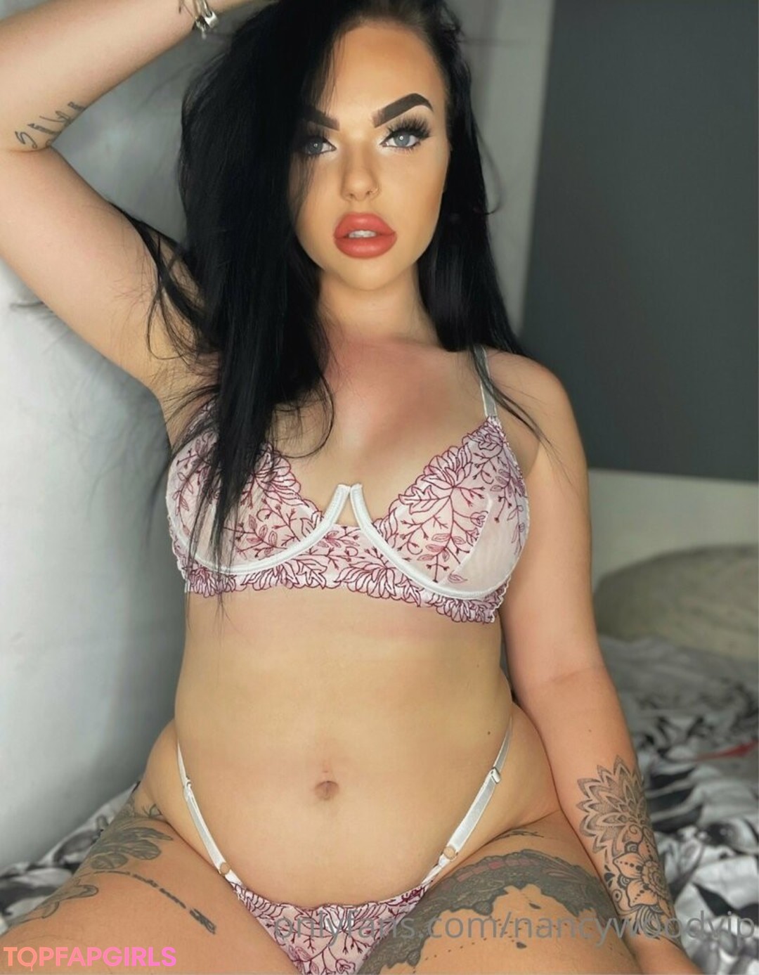 Foto desnuda filtrada de OnlyFans de Itsnancywoodfree #930 Foto desnuda filtrada de OnlyFans de Itsnancywoodfree #930