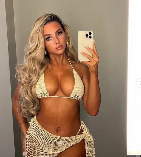 Foto desnuda filtrada de OnlyFans de Beth Amelia