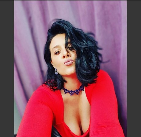 Foto desnuda filtrada de OnlyFans de Hotsexymommy69