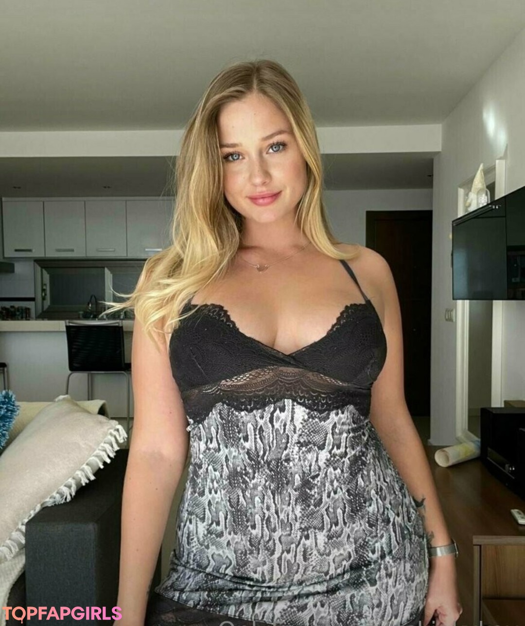 Foto desnuda filtrada de OnlyFans de Itskinkykay #26 Foto desnuda filtrada de OnlyFans de Itskinkykay #26