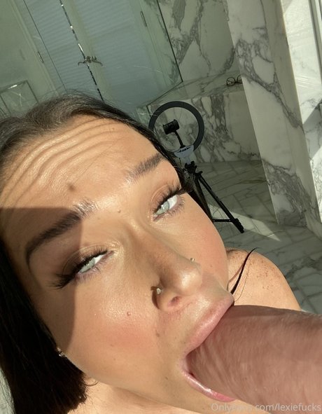 Lexiefucks