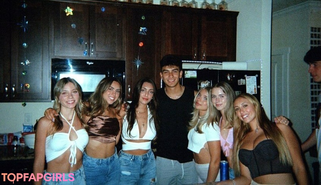 Foto desnuda filtrada de OnlyFans de Sabrina Romana #92 Foto desnuda filtrada de OnlyFans de Sabrina Romana #92