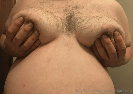 Foto desnuda filtrada de OnlyFans de Universemanslam