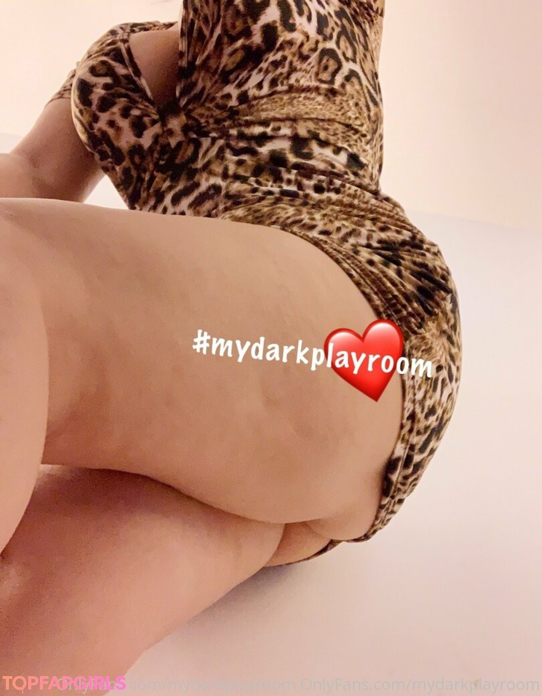 Foto desnuda filtrada de OnlyFans de Mydarkplayroom #3 Foto desnuda filtrada de OnlyFans de Mydarkplayroom #3