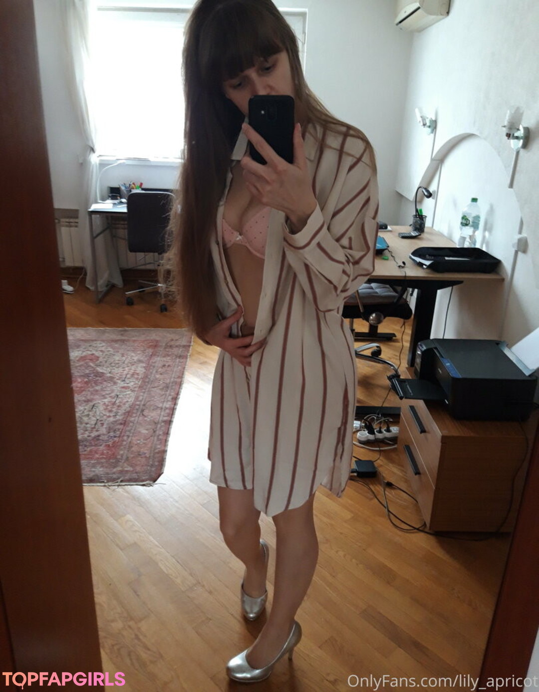Foto desnuda filtrada de OnlyFans de Lilyapricot #12 Foto desnuda filtrada de OnlyFans de Lilyapricot #12