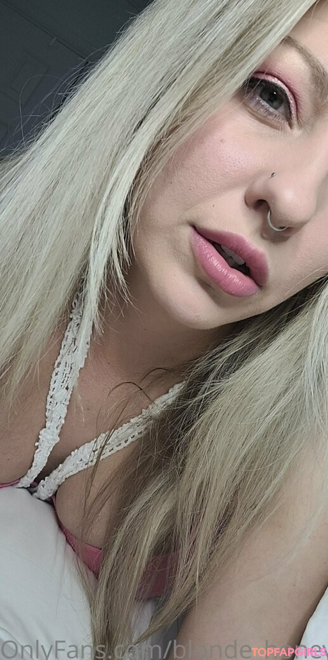 Foto desnuda filtrada de OnlyFans de Blondehoney22 #125 Foto desnuda filtrada de OnlyFans de Blondehoney22 #125