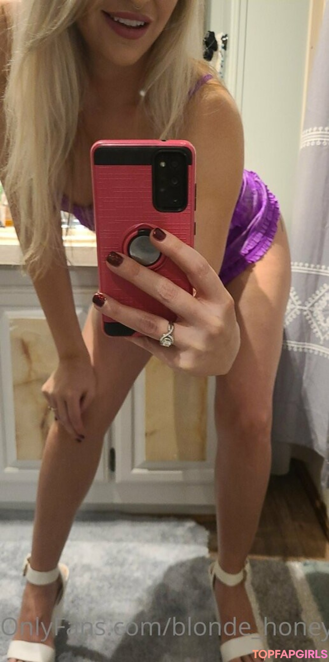 Foto desnuda filtrada de OnlyFans de Blondehoney22 #143 Foto desnuda filtrada de OnlyFans de Blondehoney22 #143