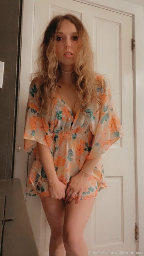 Allimoonaxxx