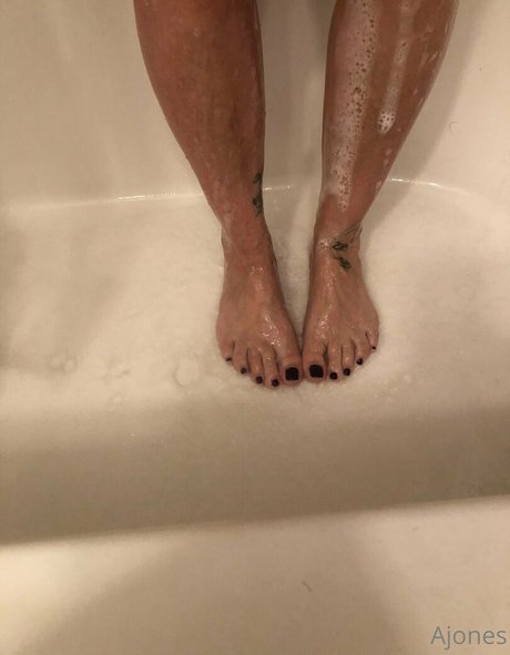 Ajonesfeet
