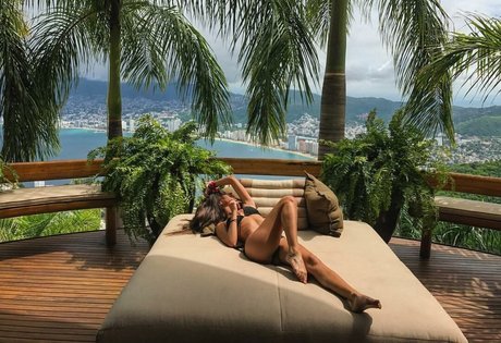 Foto desnuda filtrada de OnlyFans de Alicia Londono