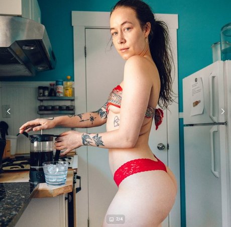 Foto desnuda filtrada de OnlyFans de Nina Defilla