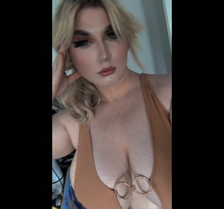 Foto desnuda filtrada de OnlyFans de Heys0phie
