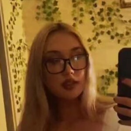 Foto desnuda filtrada de OnlyFans de Wiz Chloifa