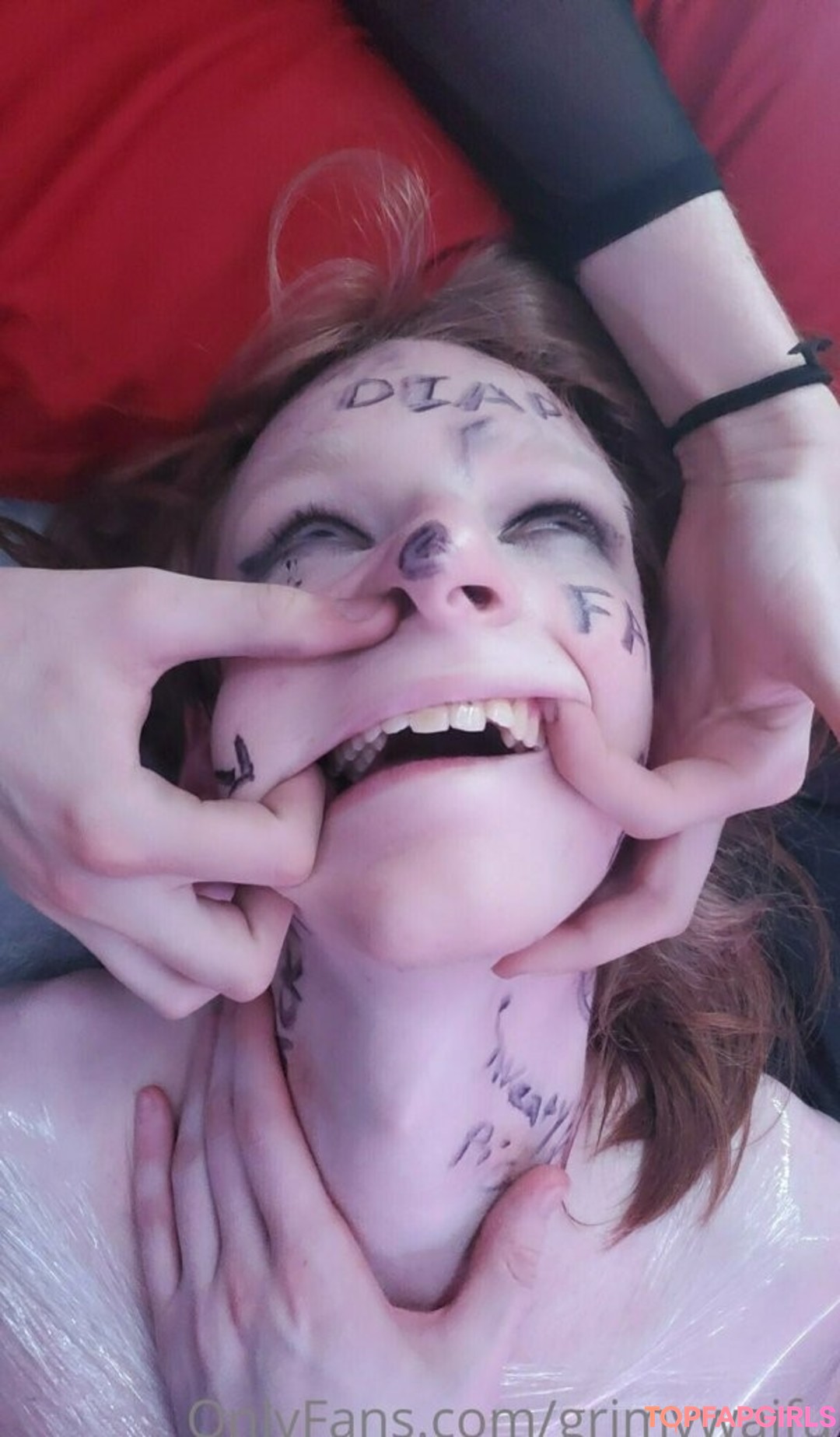 Foto desnuda filtrada de OnlyFans de Grimywaifu #4 Foto desnuda filtrada de OnlyFans de Grimywaifu #4