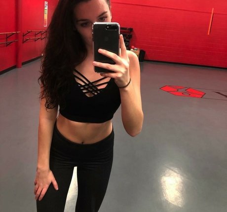 Foto desnuda filtrada de OnlyFans de Hanna Zellers