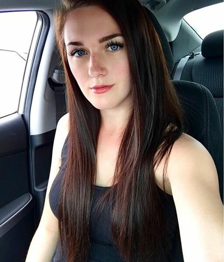 Foto desnuda filtrada de OnlyFans de Hanna Zellers