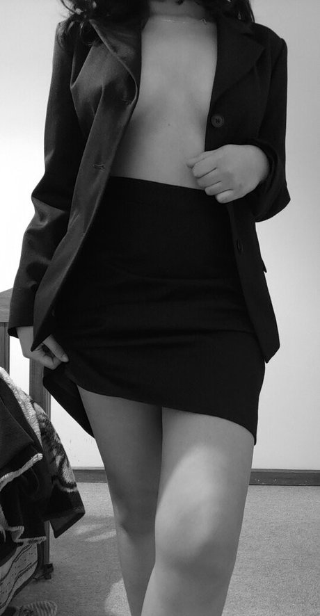 Foto desnuda filtrada de OnlyFans de Brokeunigirll