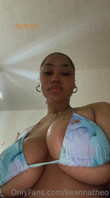Foto desnuda filtrada de OnlyFans de Keanna Theo