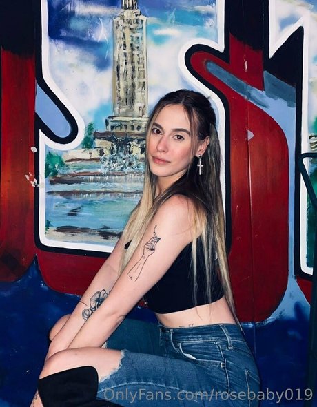 Foto desnuda filtrada de OnlyFans de Rosebaby019