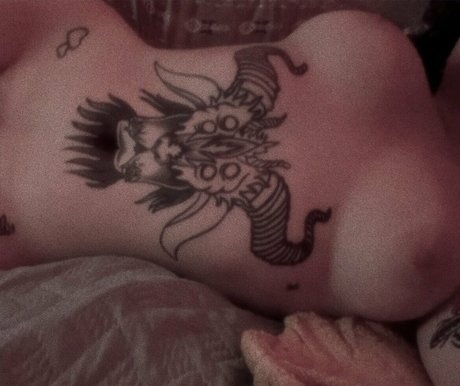 Foto desnuda filtrada de OnlyFans de Dethsmom