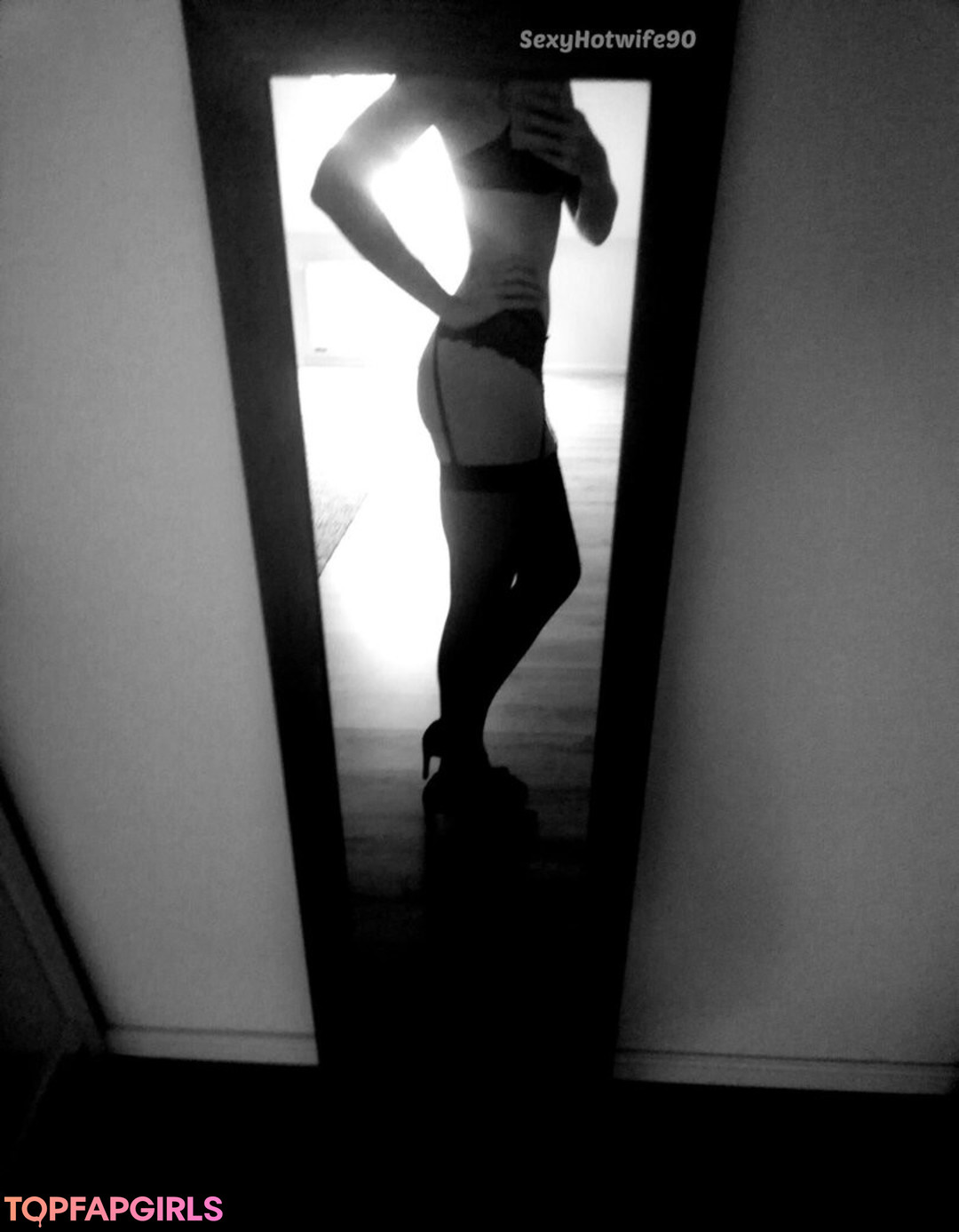 Foto desnuda filtrada de OnlyFans de Sexyhotwife90 #16 Foto desnuda filtrada de OnlyFans de Sexyhotwife90 #16