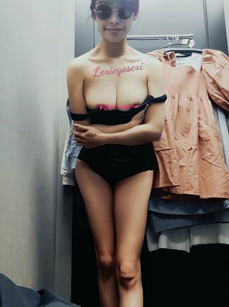 Foto desnuda filtrada de OnlyFans de Lexiegosexi